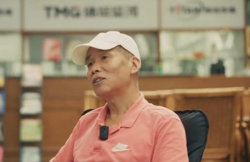 APP下载-马德兴谈国足选帅：土帅会面临巨大压力，现阶段外教更合适